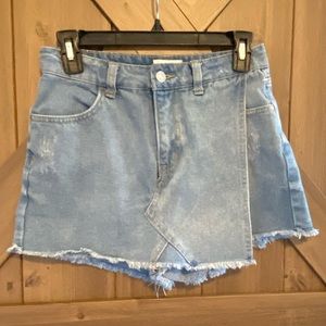3/10 Light denim skort